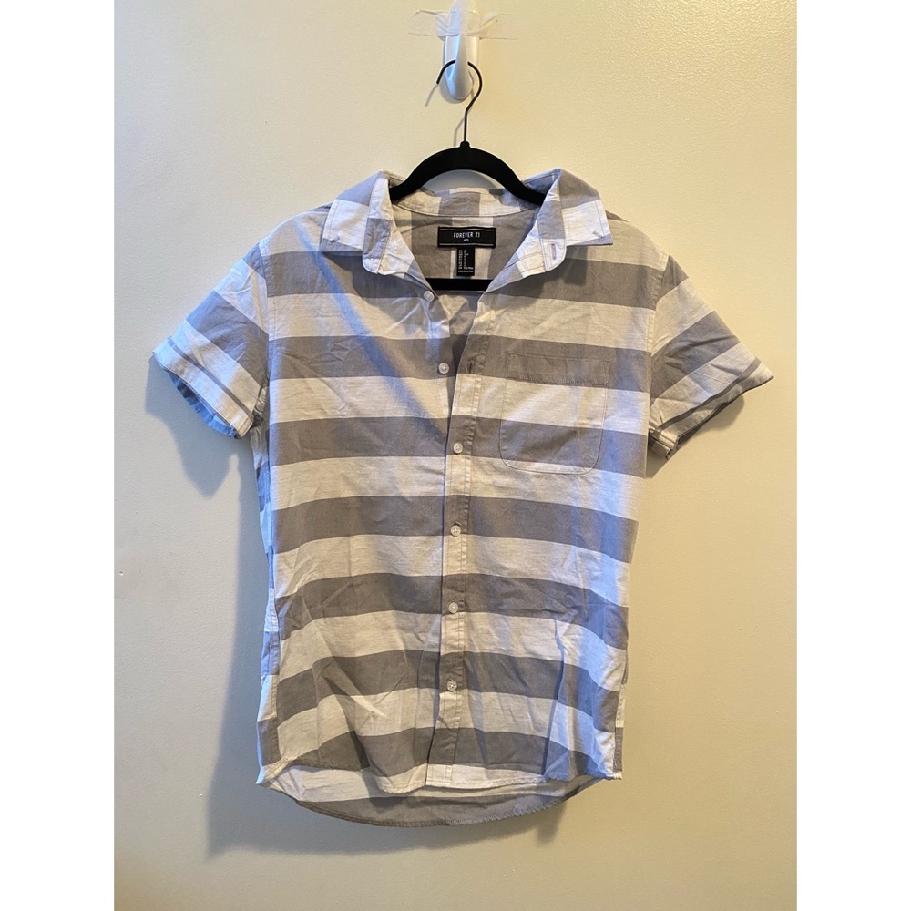 F21 STRIPED BUTTON DOWN SHIRT SZ S